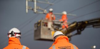 Overhead line engineers