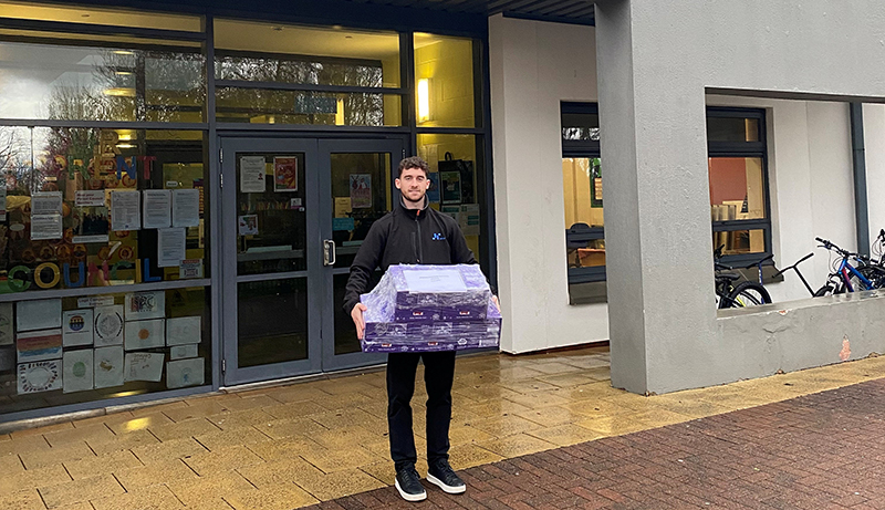 Selection boxes being delivered to Stepps Primary School