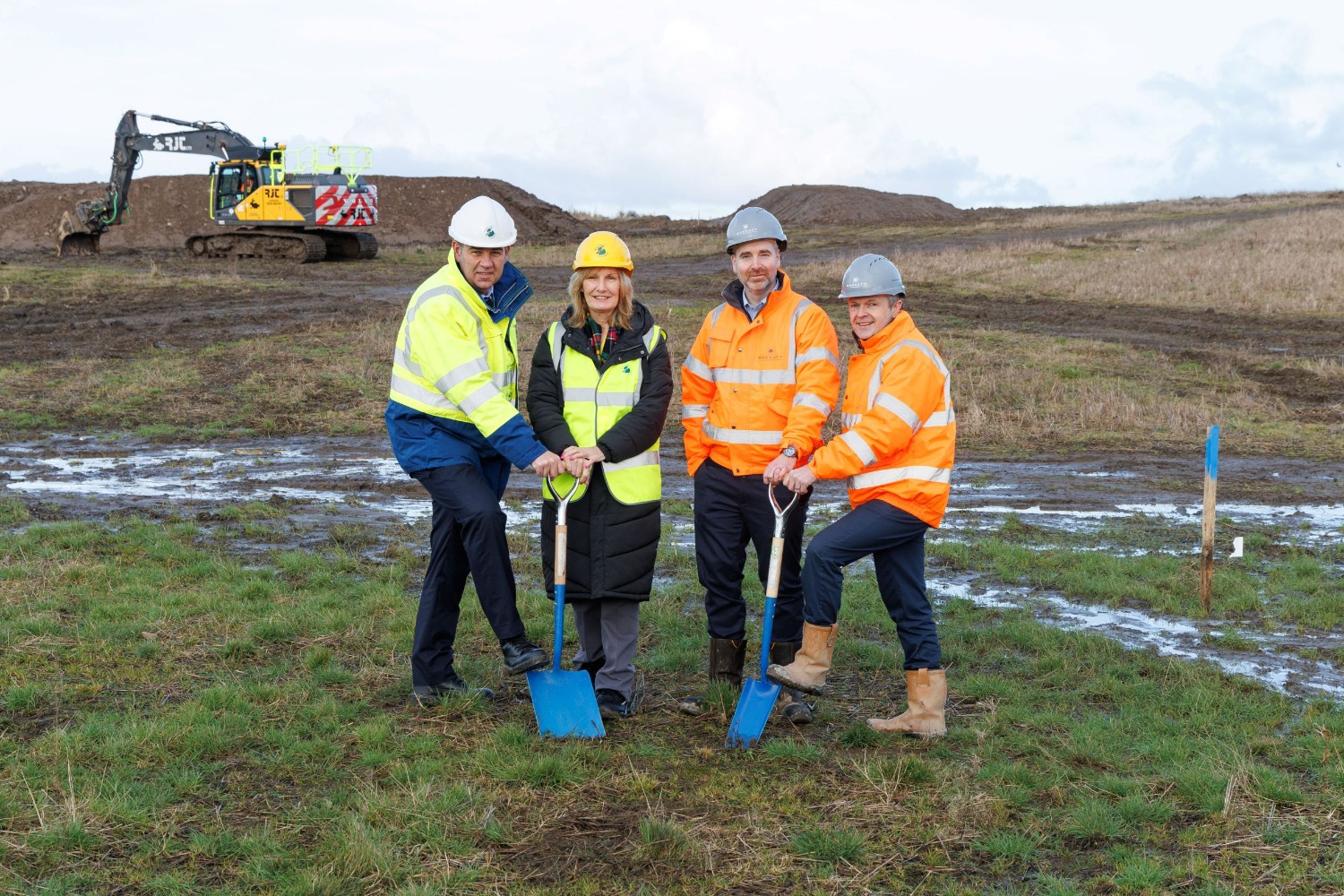 Picture 4 shows (from left): Brian Roberts, Chief Executive Stirling Council; Cllr Susan McGill, Stirling Council Leader; Andy Curran, Managing Director of Barratt Homes and David Wilson Homes West Scotland; Stuart Dodson, Development Director Barratt West Scotland. Picture credit: Stirling Council/Mark Ferguson.