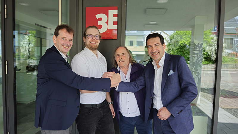 Forterro and 3E teams celebrate acquisition plans