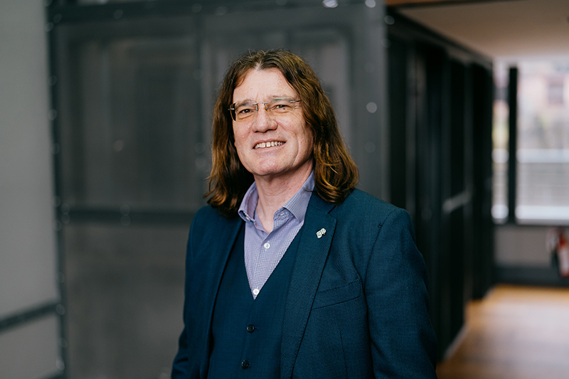 Mark Harris, Sika