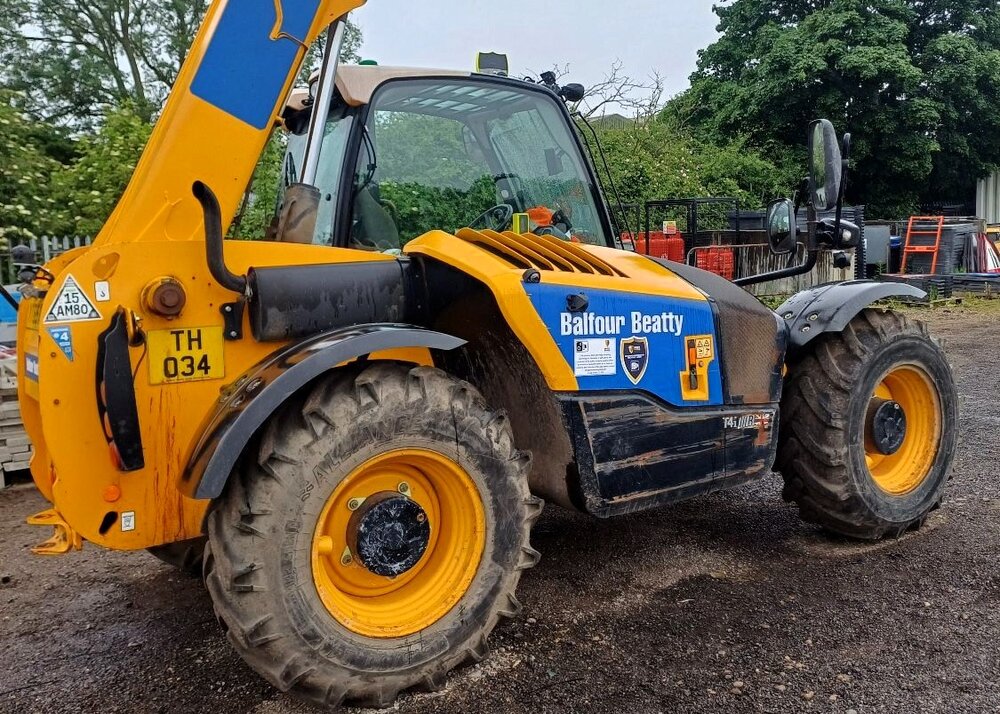 Telehandler fitted with human form recognition
