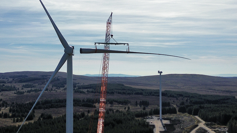 Blade is fitted to a turbine at Mill Rig Wind Farm
