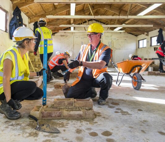 Report reveals ‘stark’ contrast between Scotland and London on apprenticeship starts